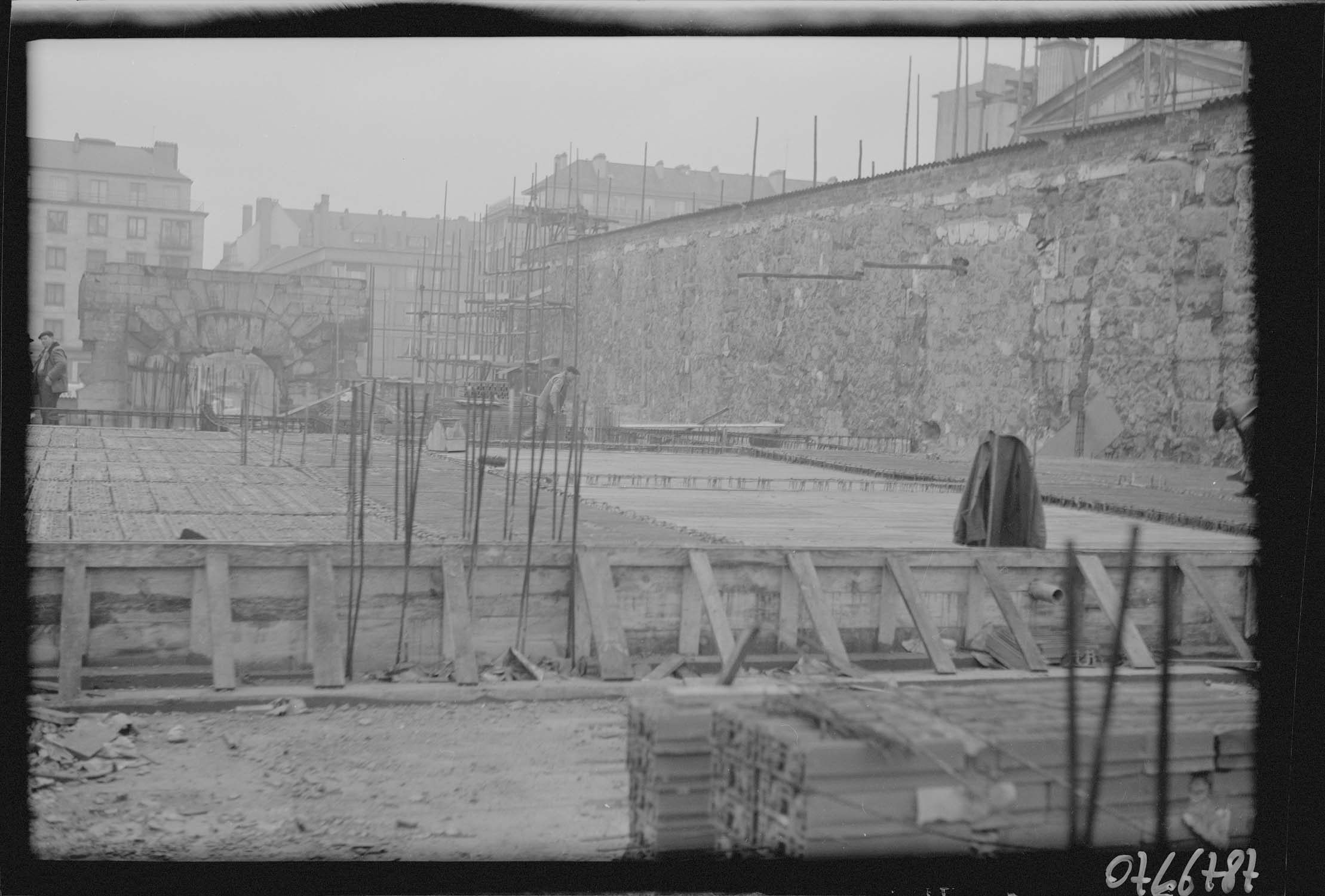 L'intérieur du bâtiment au début de la reconstruction