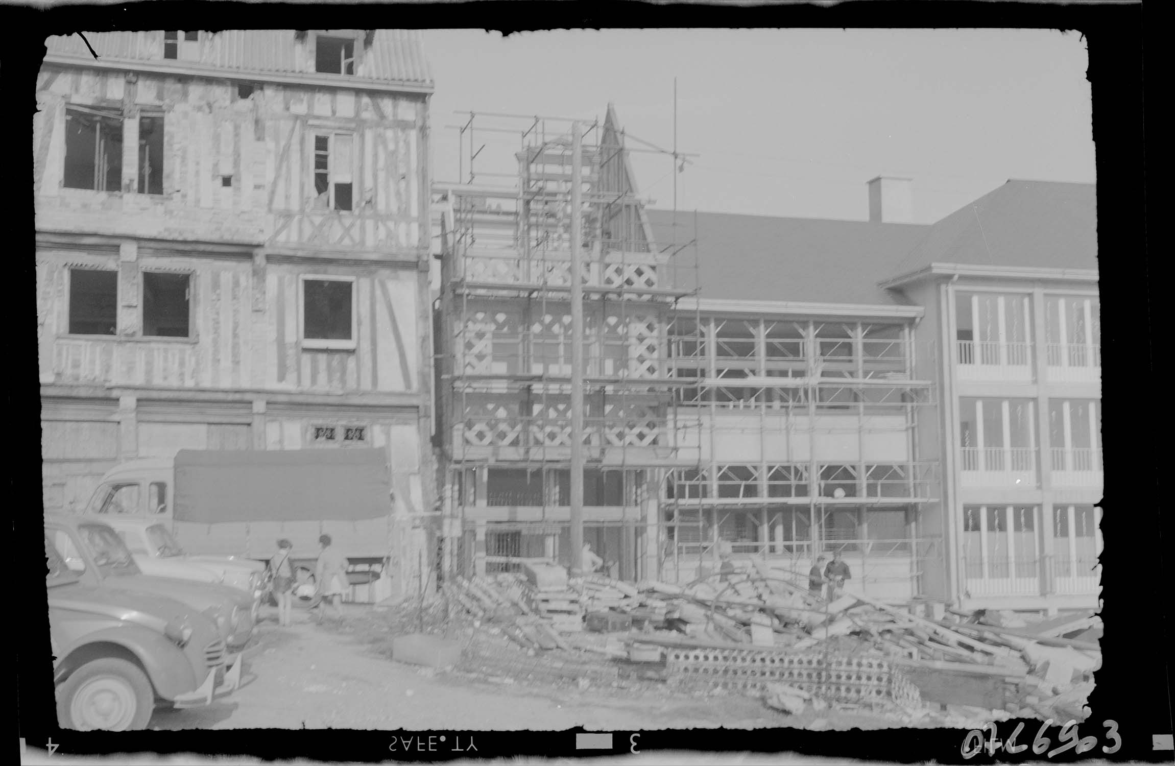 Remontage de la façade du pavillon des Vertus daté du XVIe siècle