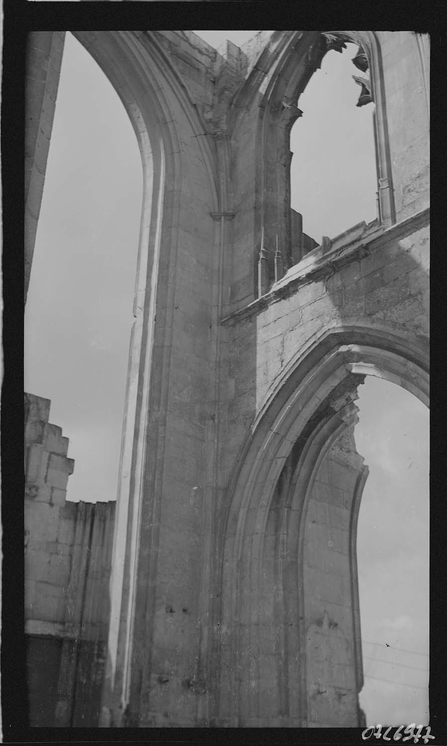 Ruine, détail dans le transept