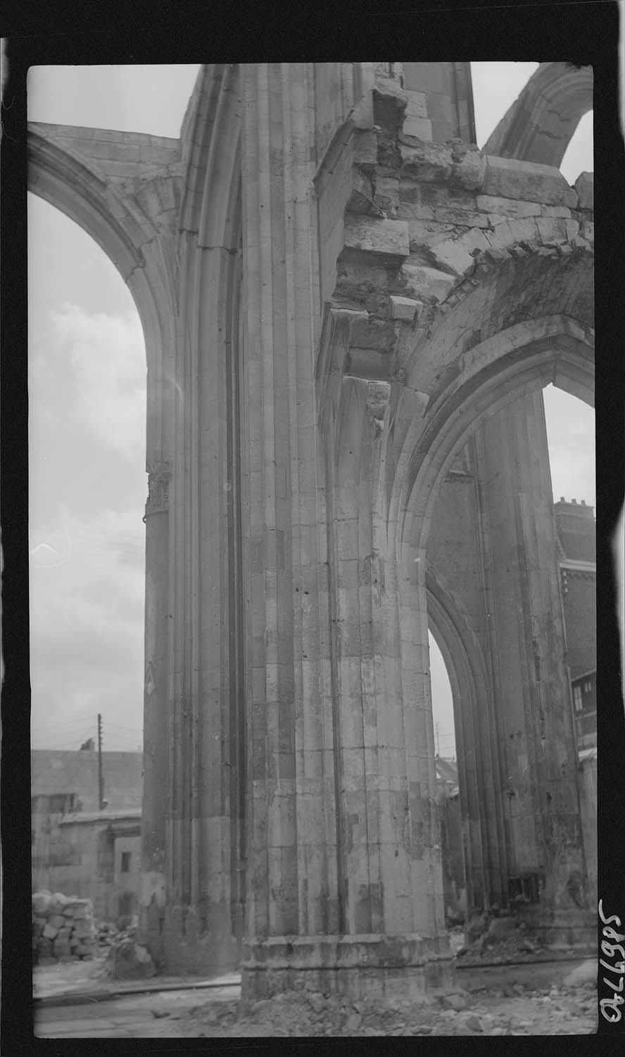 Colonnes dans le transept, détail