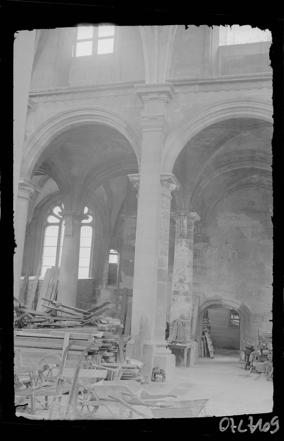 Colonnes de la nef et d'un bas-côté