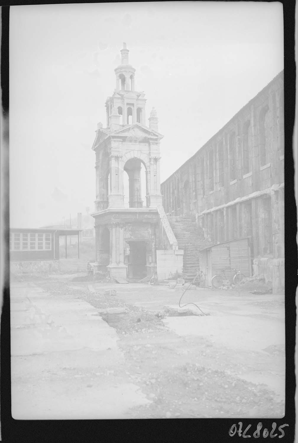 Vue d'ensemble après bombardement