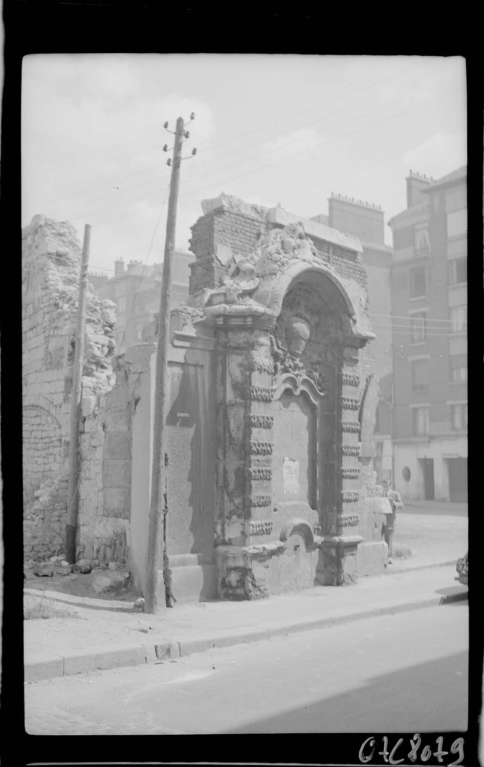 Fontaine vue de la rue