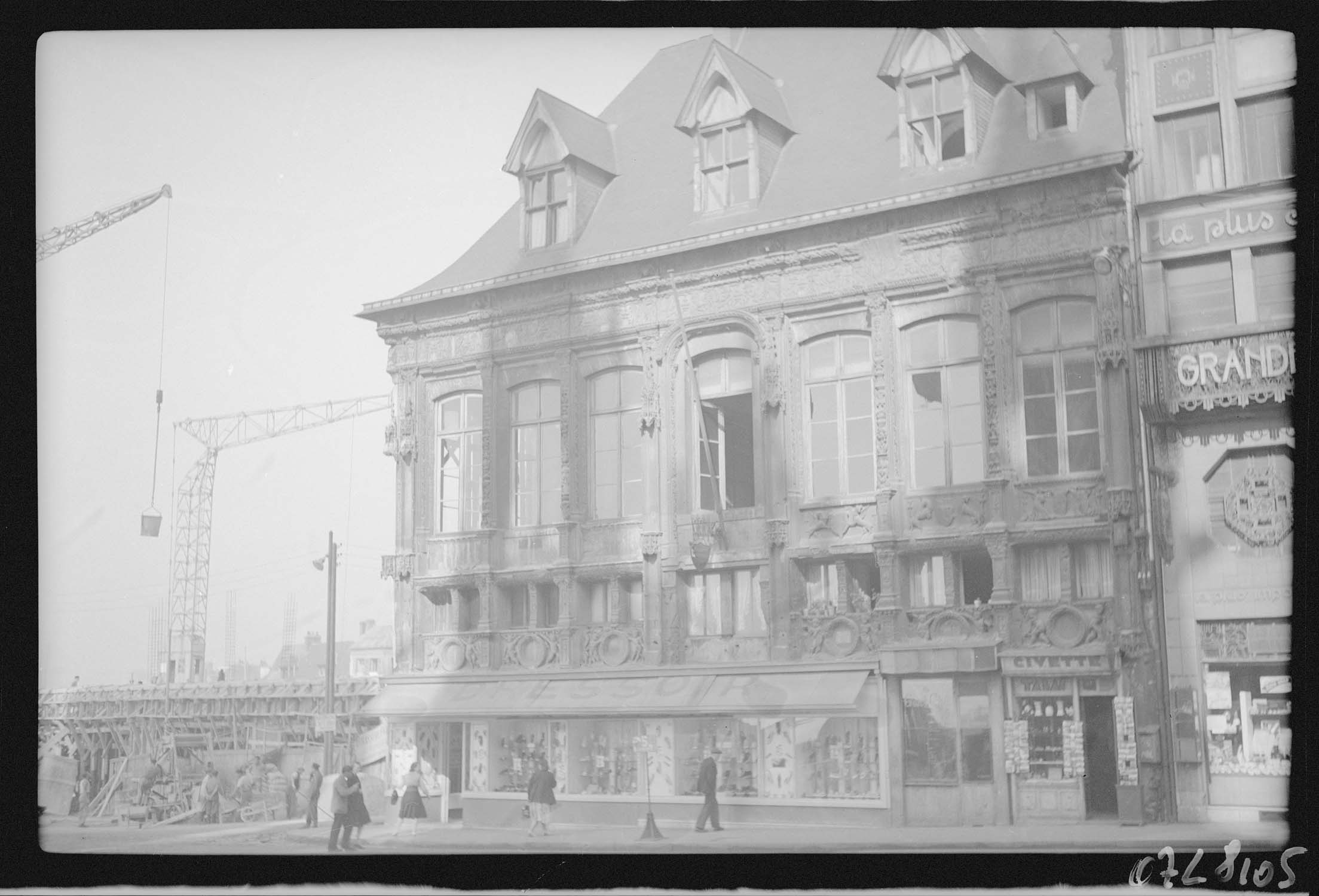 Façade sur place