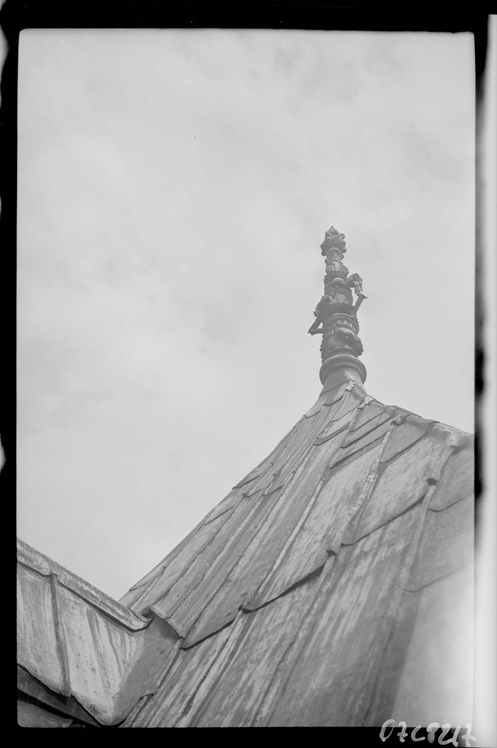 Chapelle du chevet, épi de faîtage