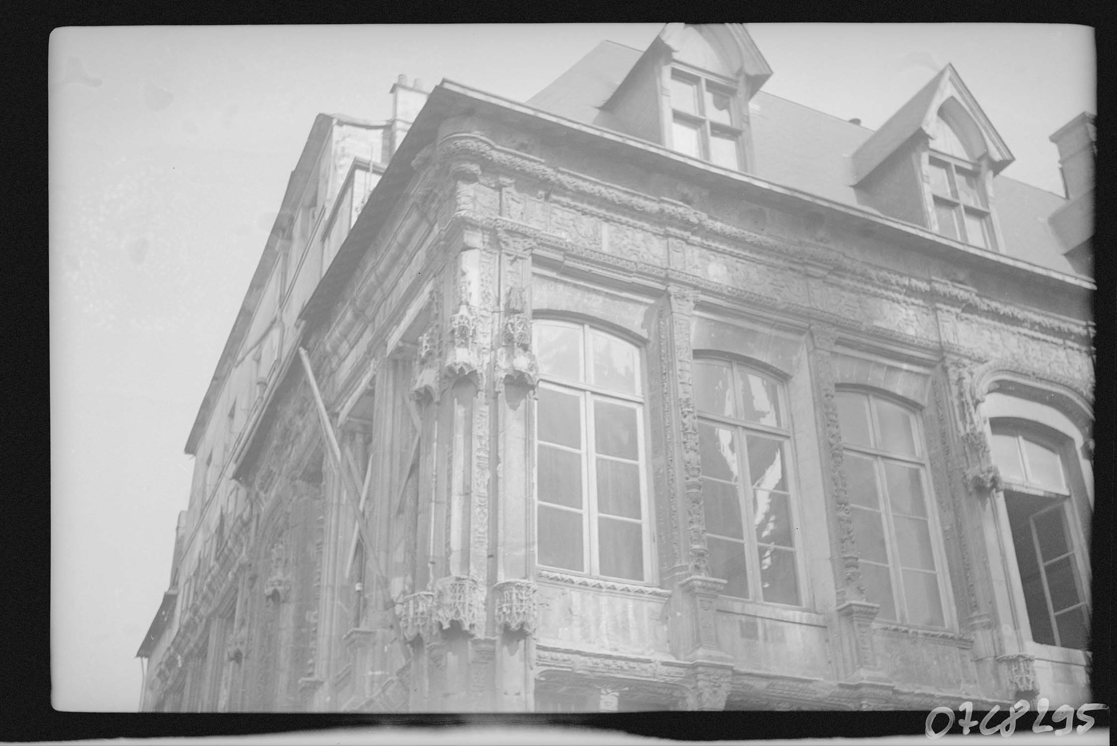 Angle de la façade, 1er étage