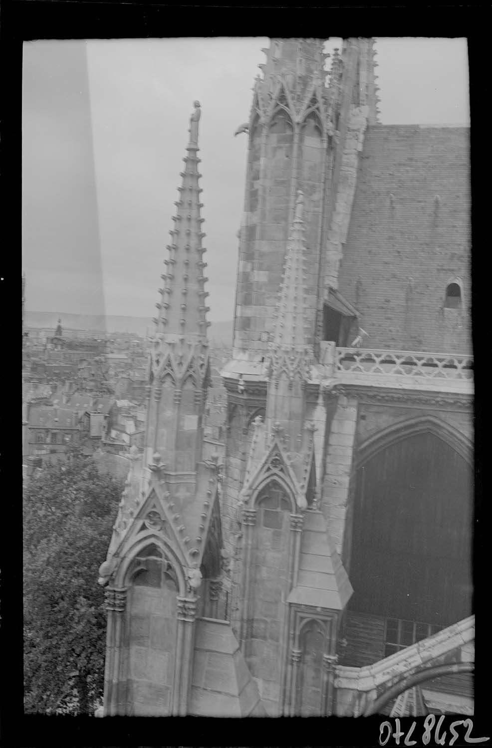 Pinacles et ville de Rouen