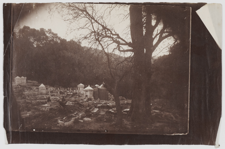 Environs de Blidah, gorges de l’Oued el Kebir : cimetière arabe
