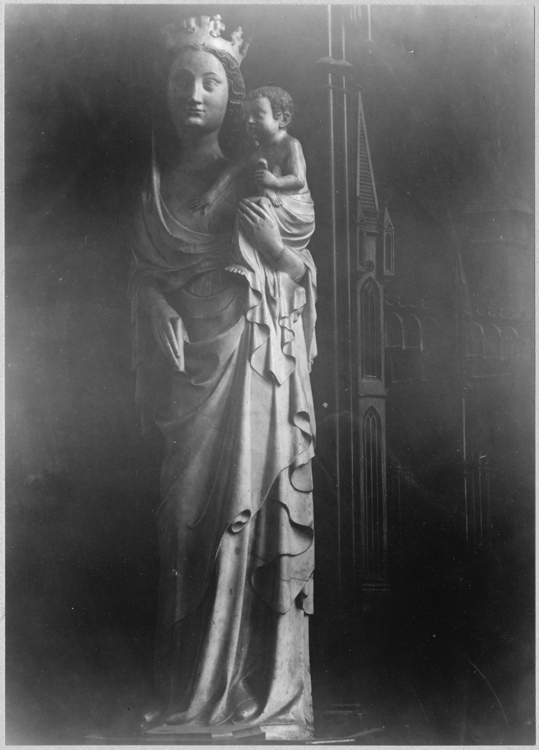 Statue Notre-Dame de Coutances