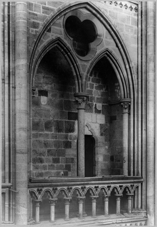 Intérieur : croisillon sud, baie du triforium