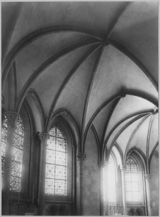 Intérieur : voûtes d'une chapelle du choeur