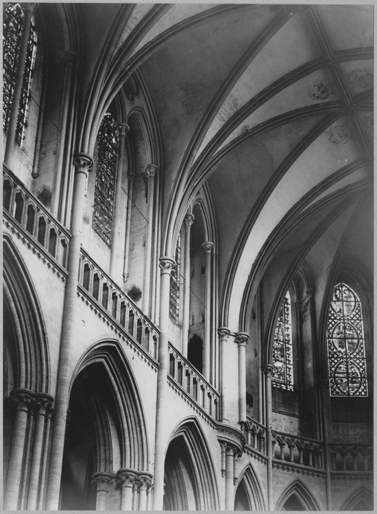 Intérieur : étage supérieur de la partie gauche du choeur