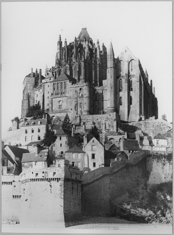 Vue d'ensemble, abbaye, remparts, côté est