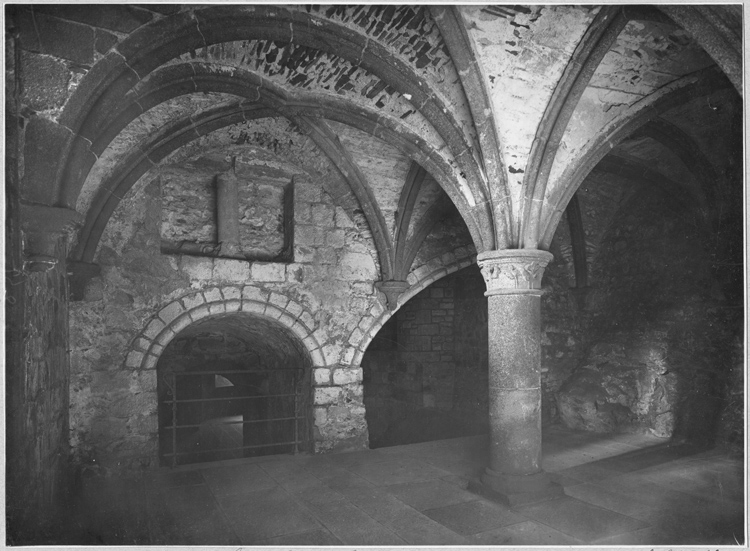 Vestibule dit cachot du Diable, chapelle Saint-Symphorien