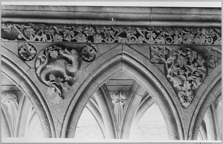 Écoinçons des arcades du cloître