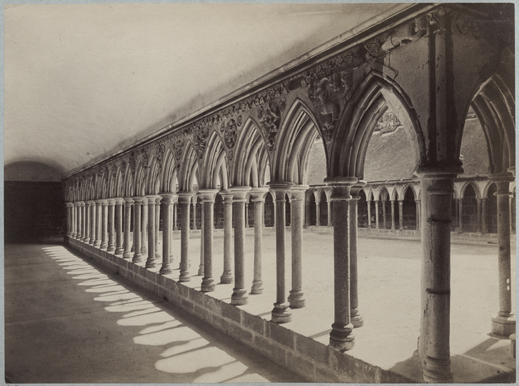 Galerie nord du cloître avant restauration