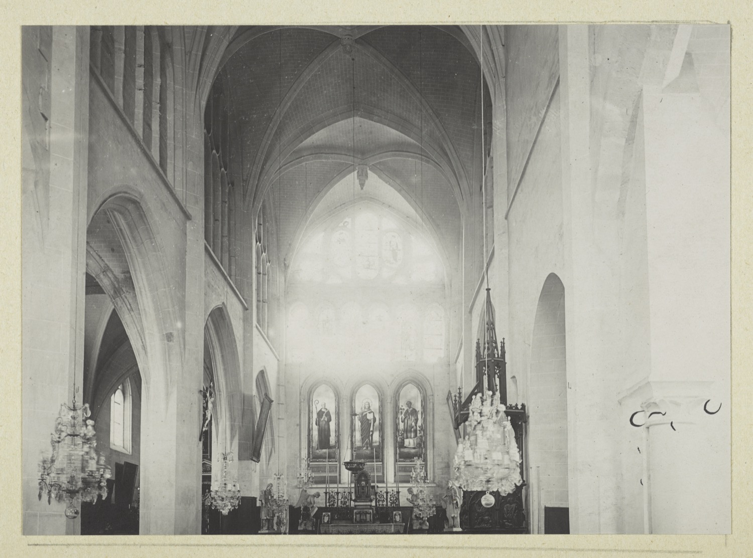 Nef en direction du choeur