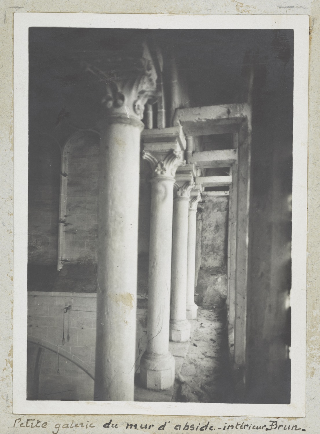 Petite galerie du mur d’abside : intérieur