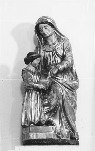 Groupe sculpté : 'L'Education de la Vierge', bois sculpté, peint, doré