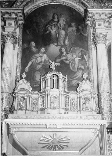 Autel, tabernacle, retable, tableau (autel majeur) : 'Vierge à l'Enfant', petit autel galbé, tabernacle et retable architecturés - © Ministère de la Culture (France), Médiathèque du patrimoine et de la photographie (objets mobiliers), tous droits réservés