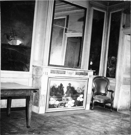 Cheminée : cheminée à montants droits en marbre polychrome