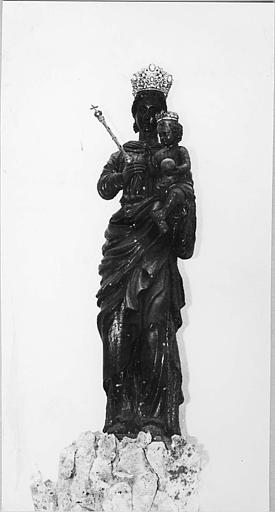 Groupe sculpté : 'Vierge à l'Enfant', couronnés, la Vierge tient un sceptre, bois sculpté