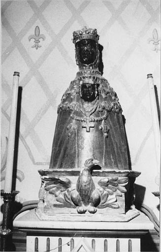 Groupe sculpté : 'Vierge à l'Enfant' dite 'Vierge noire de l'église de Nieigles', bois sculpté, doré