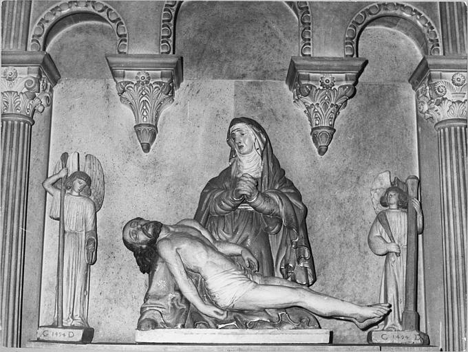 Groupe sculpté : 'Vierge de Pitié', bois sculpté, peint