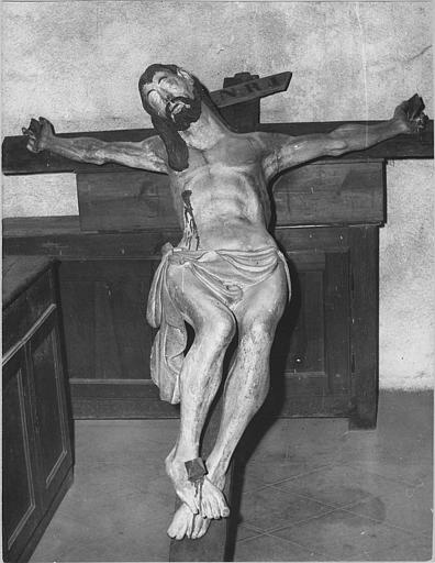 Statue : 'Christ en croix', bois sculpté, peint