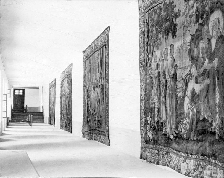 pièces murales : Scènes de la vie du Christ : baptême (le), la Femme adultère, le Sermon sur la montagne, la Cène, vue partielle