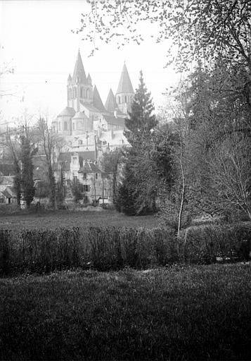 Vue lointaine depuis la promenade vers Beaulieu