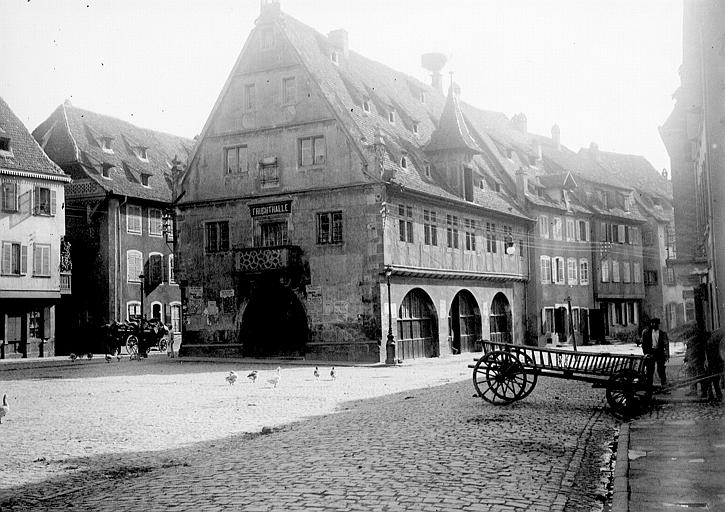 Vue générale depuis la place