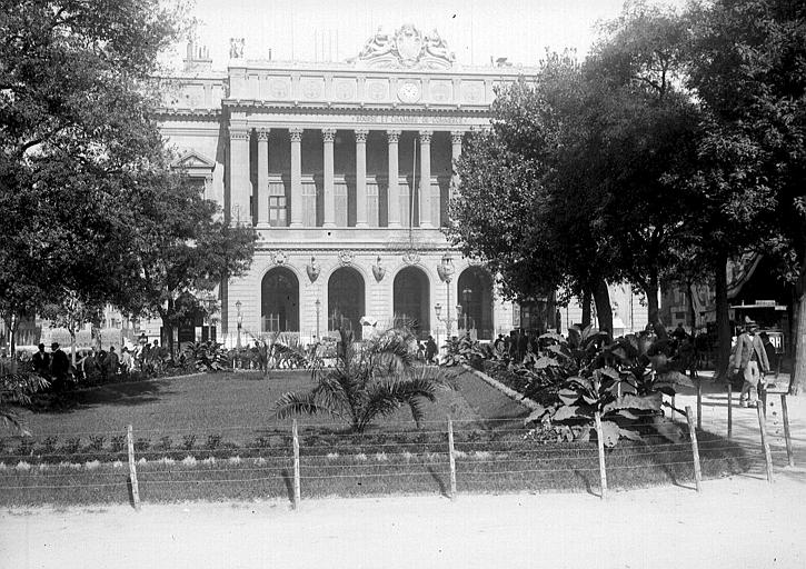 Vu depuis les jardins