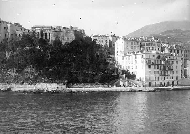 Vue générale depuis la jetée