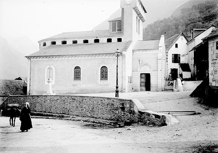 Vue générale depuis la rue