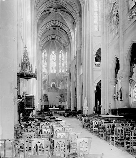 Intérieur, nef vers le choeur