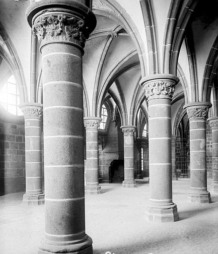 Salle des Chevaliers, intérieur