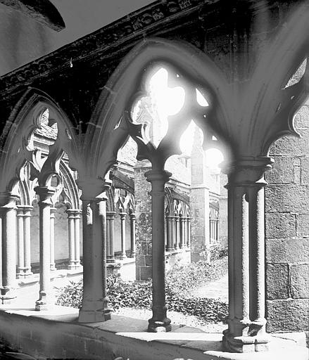 Cloître, intérieur d'une des galeries