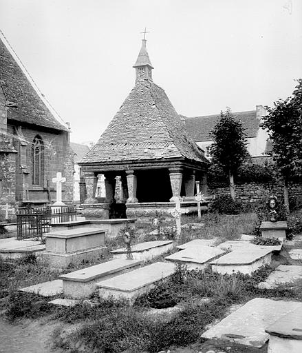 Chapelle dans le cimetière