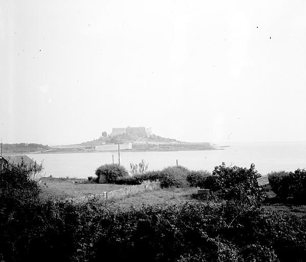 Paysage maritime : côte, vue d'ensemble