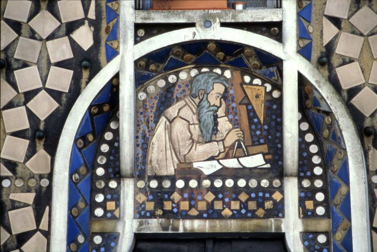 Portrait d'Henri Deneux, détail d'un vitrail