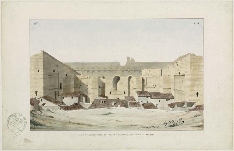 Théâtre antique : vue du mur de scène, état ancien