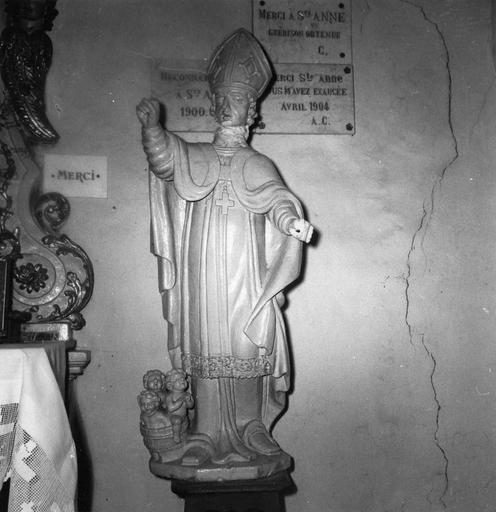 statue : saint Nicolas, pierre