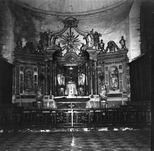 maître-autel, retable, tabernacle, gradins, baldaquin, anges thuriféraires, Vierge à l'Enfant et saint Rémi, marbre et bois
