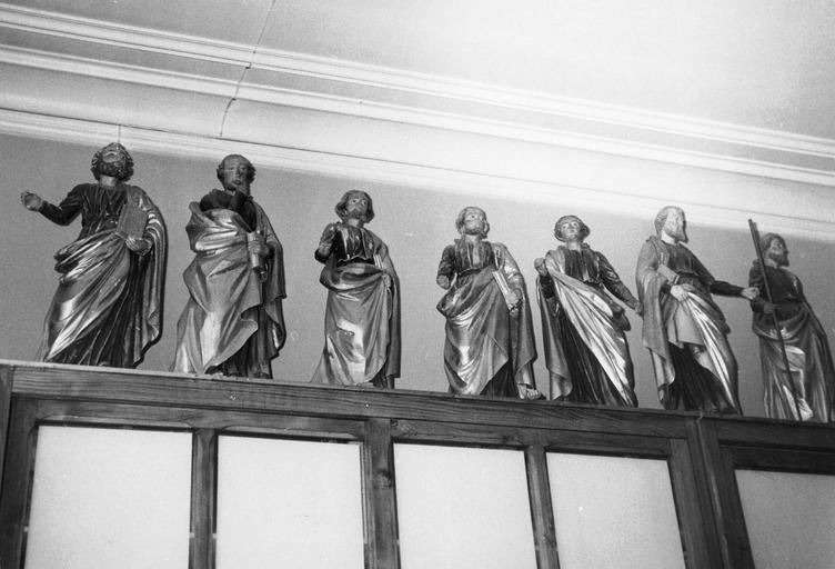 statues : Les apôtres, bois doré et peint