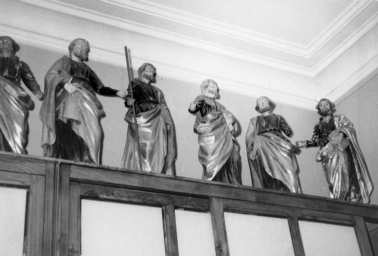 statues : Les apôtres, bois doré et peint