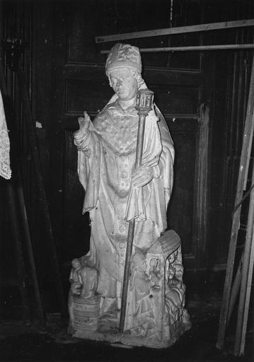 statue : saint Nicolas, pierre blanche