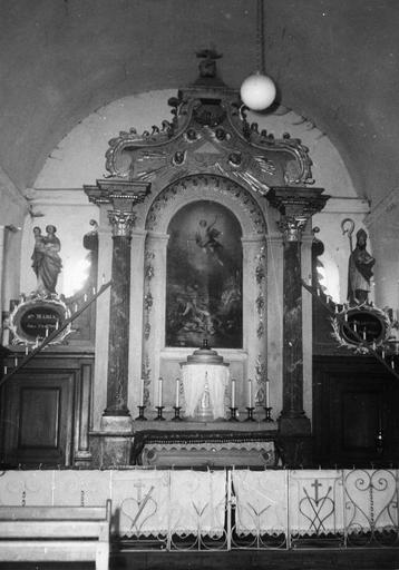maître-autel, ensemble de boiseries, du retable peint et des statues : Vierge à l'Enfant, saint Martin, bois