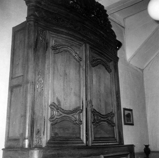 armoire à deux corps, bois