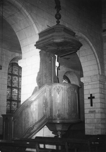 chaire à prêcher, chêne sculpté